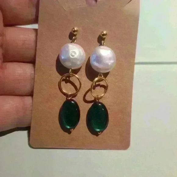 18k gold plated Earrings, pear, green stone and gold components - Picture 3 of 4